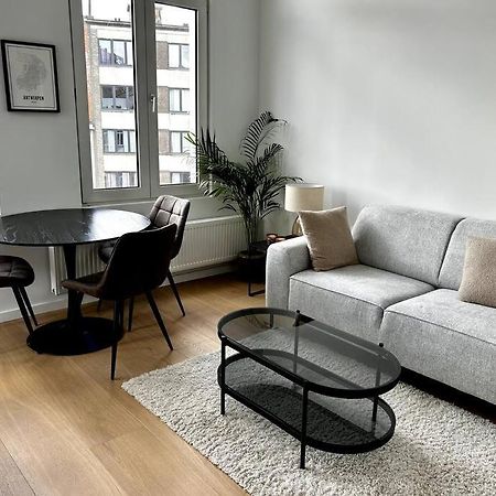 Apartment Near Central Station Antwerpen Bagian luar foto