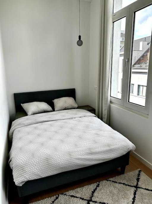Apartment Near Central Station Antwerpen Bagian luar foto