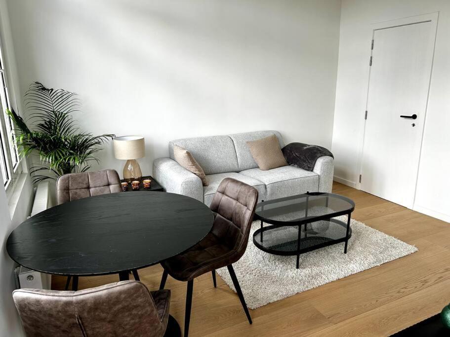 Apartment Near Central Station Antwerpen Bagian luar foto
